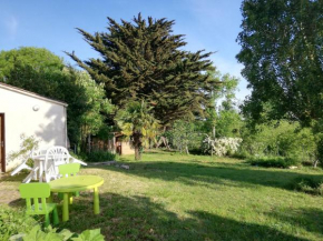 Agréable maison calme avec terrasse, jardin et vue sur verger